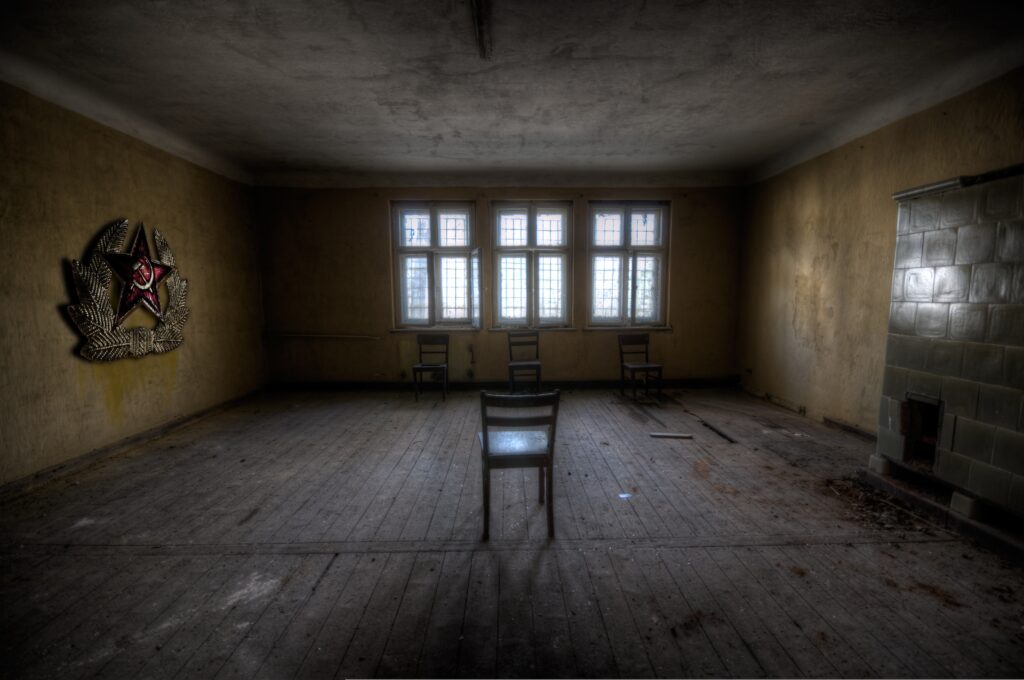 An empty, hollow room